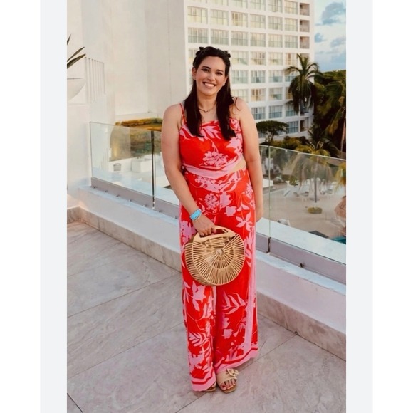 Sienna Sky Dresses & Skirts - NWT Sienna Sky 2 Piece Tropical Set Women's Size Medium Red Pink